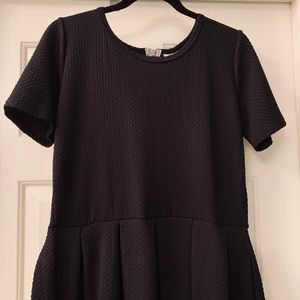LulaRoe Amelia Solid Black XL ONLY WORN ONCE!